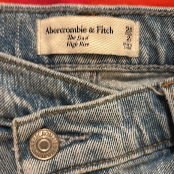 Abercrombie & Fitch The Dad High Rise Jeans - Picture 4 of 5